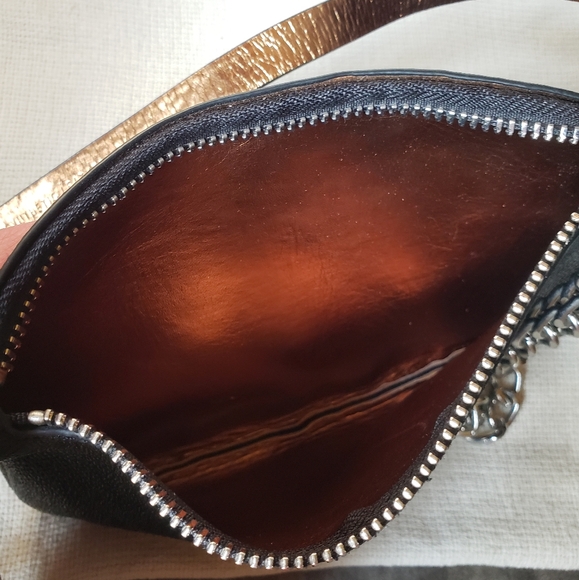 Michael Kors logo fanny pack with pull chain, Medium - Picture 9 of 9